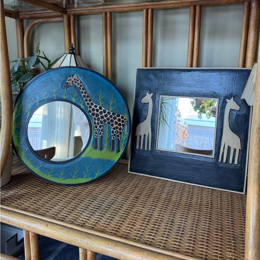 Hand-Painted Giraffe Mirrors – Whimsical & One-of-a-Kind - Picture 15 of 16